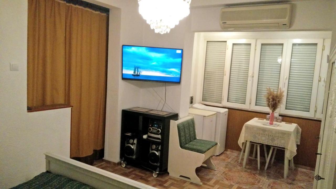 One Bedroom Apartment French Embassy Bucareste Exterior foto
